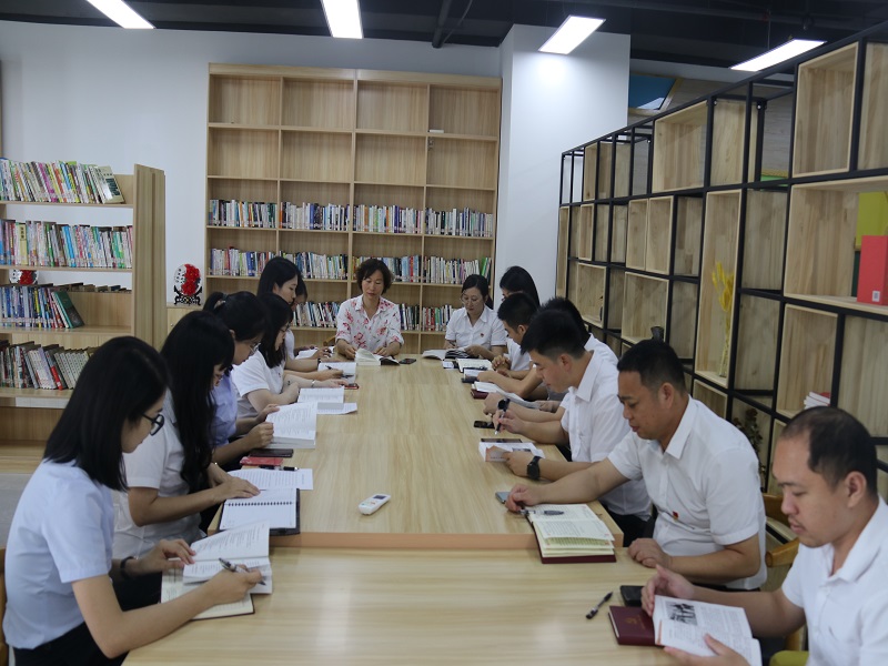 1705042117111908.jpg 组织开展书香阅读活动.jpg