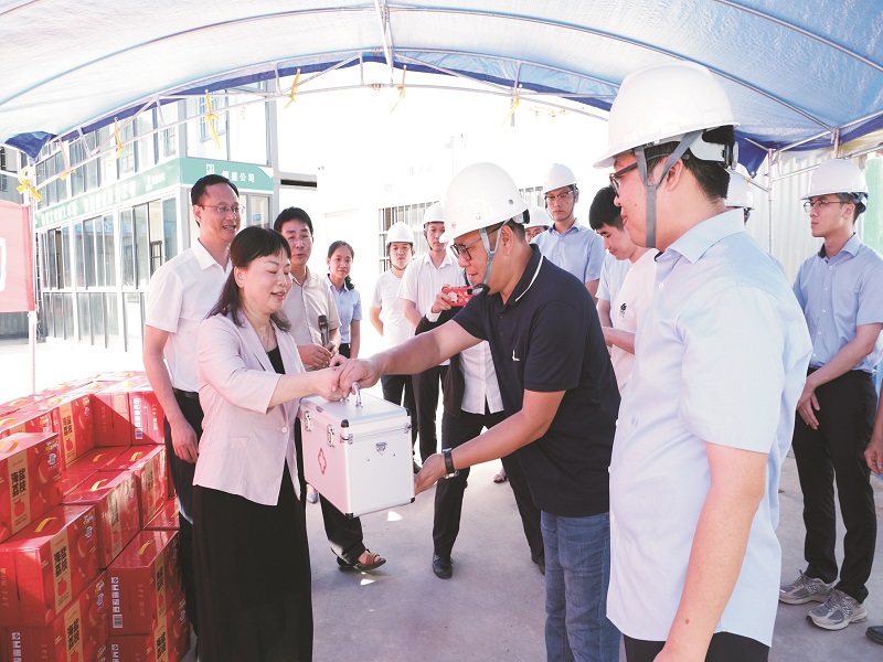 1705048296107863.jpg 奕奕同志调研.jpg