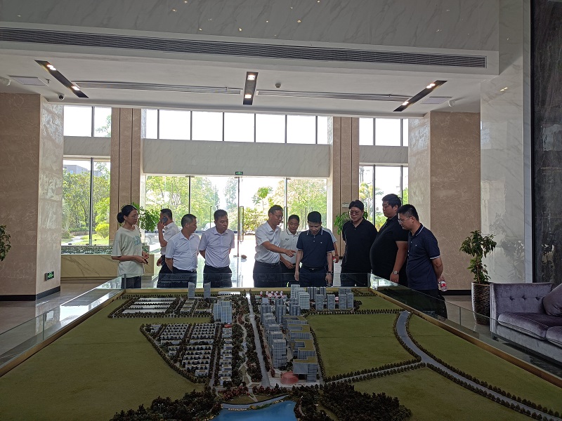 8.19深圳易天公司到高新科技产业园考察.jpg